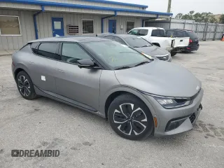 2024 Kia EV6 GT-Line z VIN KNDC44LA6R5202841, wystawiony jako Copart lot #57298405 z przebiegiem 18 mil mil oraz Szkoda całkowita • Salvage title. Historia ofert i sprzedaży dostępna na DreamBid. Obrazek 4.