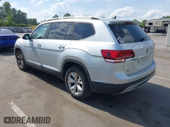 2018 Volkswagen Atlas SE with VIN 1V2CR2CA9JC535166, listed as a IAAI auction lot 42179451 with 146,625 mi miles and . Bid and sale history available at DreamBid. Image 3.