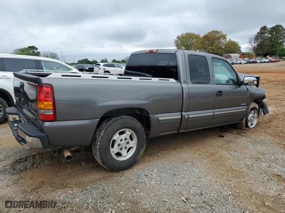 2000 Chevrolet Silverado 1500 LS with VIN 2GCEC19T2Y1352223, listed as a Copart auction lot 51235275 with 176,022 mi miles and Salvage Title. Bid and sale history available at carsss.com. Image 3.