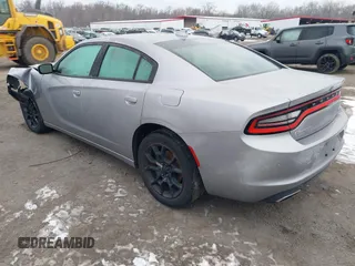2015 Dodge Charger SXT z VIN 2C3CDXJGXFH891493, wystawiony jako IAAI lot #41316110 z przebiegiem 161 281 mil mil oraz . Historia ofert i sprzedaży dostępna na DreamBid. Obrazek 3.