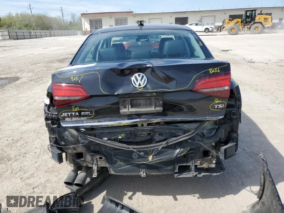 2017 Volkswagen Jetta SEL z VIN 3VWL17AJ4HM263303, wystawiony jako Copart lot #54363545 z przebiegiem 103 597 mil mil oraz Szkoda całkowita • Salvage title. Historia ofert i sprzedaży dostępna na DreamBid. Obrazek 6.