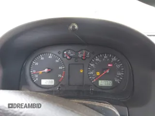 2000 Volkswagen Jetta GLS z VIN 3VWSA29M4YM195775, wystawiony jako IAAI lot #42131518 z przebiegiem 314 472 mil mil oraz . Historia ofert i sprzedaży dostępna na DreamBid. Obrazek 7.