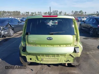 2015 Kia Soul with VIN KNDJN2A25F7807888, listed as a IAAI auction lot 41801637 with 211,511 mi miles. Bid and sale history available at carsss.com. Image 17.