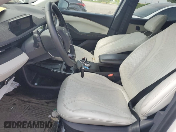 2022 Ford Mustang Mach-E Premium z VIN 3FMTK3SU3NMA53249, wystawiony jako Copart lot #58983555 z przebiegiem 68 909 mil mil oraz Szkoda całkowita • Salvage title. Historia ofert i sprzedaży dostępna na DreamBid. Obrazek 7.