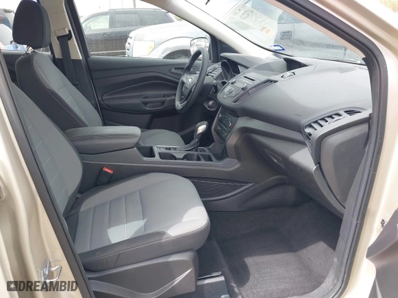 2017 Ford Escape S with VIN 1FMCU0F70HUE23330, listed as a IAAI auction lot 41742226 with 32,302 mi miles. Bid and sale history available at carsss.com. Image 5.