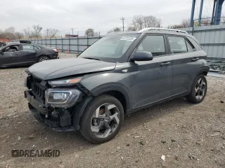 2024 Hyundai Venue SEL z VIN KMHRC8A34RU303824, wystawiony jako Copart lot #52732325 z przebiegiem 54 922 mil mil oraz Szkoda całkowita • Salvage title. Historia ofert i sprzedaży dostępna na DreamBid. Obrazek 1.