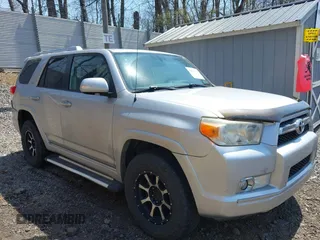 2011 Toyota 4Runner Trail z VIN JTEBU5JR7B5058891, wystawiony jako IAAI lot #42075776 z przebiegiem 248 909 mil mil oraz . Historia ofert i sprzedaży dostępna na DreamBid. Obrazek 1.