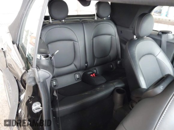 2019 MINI Convertible Cooper с VIN WMWWG5C5XK3H08526, выставлен на аукционе IAAI как лот 41623619 с пробегом 53 474 миль миль и . История ставок и продаж доступна на DreamBid. Изображение 8.