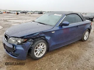 2011 BMW 1 Series 128i z VIN WBAUL7C54BVM81107, wystawiony jako Copart lot #57992905 z przebiegiem 93 407 mil mil oraz Szkoda całkowita • Salvage title. Historia ofert i sprzedaży dostępna na DreamBid. Obrazek 1.