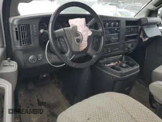 2023 GMC Savana Cargo z VIN 1GTW7AFP4P1188784, wystawiony jako Copart lot #88320445 z przebiegiem 55 278 mil mil oraz Szkoda całkowita • Salvage title. Historia ofert i sprzedaży dostępna na DreamBid. Obrazek 8.