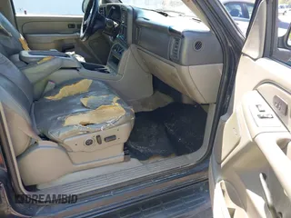 2004 Chevrolet Suburban LS with VIN 3GNEC16Z94G217595, listed as a IAAI auction lot 42566525 with 289,632 mi miles and . Bid and sale history available at DreamBid. Image 5.