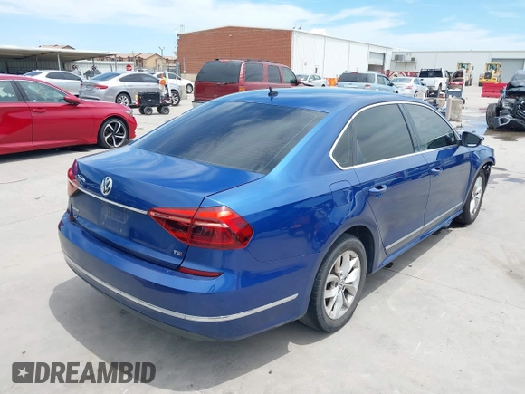 2017 Volkswagen Passat S z VIN 1VWAT7A34HC003813, wystawiony jako IAAI lot #42322928 z przebiegiem 207 115 mil mil oraz . Historia ofert i sprzedaży dostępna na DreamBid. Obrazek 4.