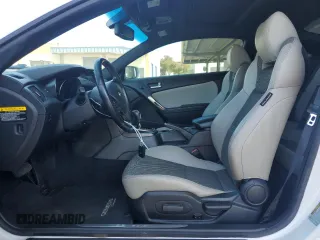 2014 Hyundai Genesis Coupe 2.0T z VIN KMHHT6KD0EU119806, wystawiony jako Copart lot #62371915 z przebiegiem 94 220 mil mil oraz Szkoda całkowita • Salvage title. Historia ofert i sprzedaży dostępna na DreamBid. Obrazek 7.