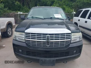 2012 Lincoln Navigator z VIN 5LMJJ3H58CEL01179, wystawiony jako IAAI lot #42445163 z przebiegiem 155 528 mil mil oraz . Historia ofert i sprzedaży dostępna na DreamBid. Obrazek 12.
