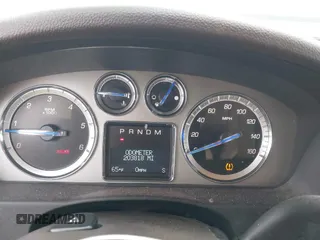 2013 Cadillac Escalade Premium z VIN 1GYS4CEF8DR272495, wystawiony jako IAAI lot #42245832 z przebiegiem 203 818 mil mil oraz . Historia ofert i sprzedaży dostępna na DreamBid. Obrazek 7.