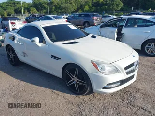 2012 Mercedes-Benz SLK 250 z VIN WDDPK4HA3CF036155, wystawiony jako IAAI lot #42319806 z przebiegiem 126 008 mil mil oraz . Historia ofert i sprzedaży dostępna na DreamBid. Obrazek 1.