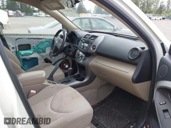 2008 Toyota RAV4 Ltd with VIN JTMBD31V885167715, listed as a IAAI auction lot 42160981 with 186,171 mi miles. Bid and sale history available at carsss.com. Image 5.