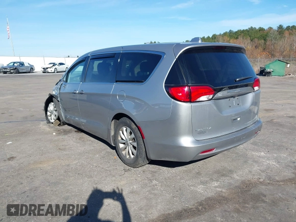 2017 Chrysler Pacifica Touring with VIN 2C4RC1DG1HR519085, listed as a IAAI auction lot 41053786 with 269,605 mi miles and . Bid and sale history available at DreamBid. Image 3.