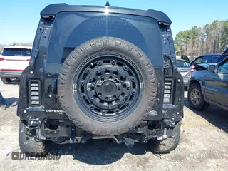 2020 Land Rover Defender SE with VIN SALEP7EU7L2033956, listed as a IAAI auction lot 41654588 with 85,029 mi miles and . Bid and sale history available at DreamBid. Image 6.