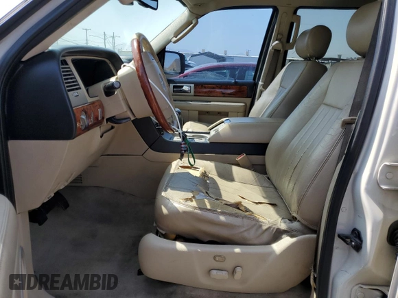 2006 Lincoln Navigator Luxury с VIN 5LMFU27576LJ28988, выставлен на аукционе Copart как лот 62513065 с пробегом 165 560 миль миль и Чистый • Clean title. История ставок и продаж доступна на DreamBid. Изображение 7.