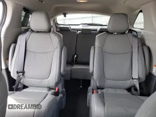 2021 Toyota Sienna Limited z VIN 5TDZRKEC6MS039819, wystawiony jako Copart lot #56318785 z przebiegiem Nie podano mil oraz Szkoda całkowita • Salvage title. Historia ofert i sprzedaży dostępna na DreamBid. Obrazek 10.