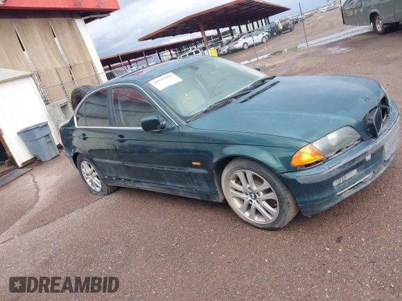 2001 BMW 3 Series 330i with VIN WBAAV53451JS95364, listed as a IAAI auction lot 40947092 with 240,108 mi miles. Bid and sale history available at carsss.com. Image 1.