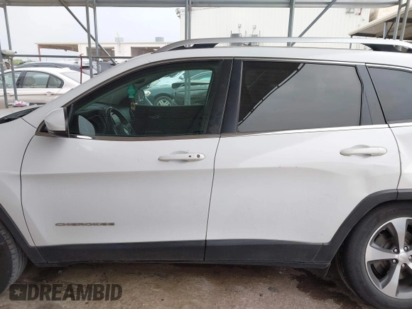 2019 Jeep Cherokee Limited with VIN 1C4PJMDX1KD197833, listed as a IAAI auction lot 42027945 with 153,053 mi miles and . Bid and sale history available at DreamBid. Image 14.