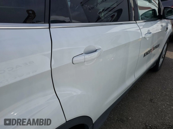 2013 Ford Escape SE z VIN 1FMCU9G93DUD04038, wystawiony jako IAAI lot #42587629 z przebiegiem 213 211 mil mil oraz . Historia ofert i sprzedaży dostępna na DreamBid. Obrazek 2.