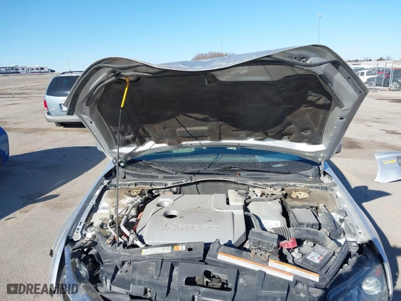 2011 Ford Fusion Hybrid with VIN 3FADP0L38BR302907, listed as a IAAI auction lot 41805491 with 197,453 mi miles. Bid and sale history available at carsss.com. Image 10.