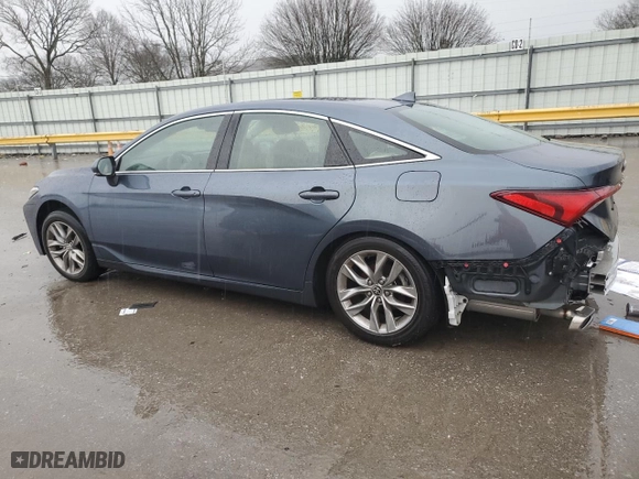 2022 Toyota Avalon XLE with VIN 4T1AZ1FB1NU084186, listed as a Copart auction lot 84636044 with 26,795 mi miles and Clean Title. Bid and sale history available at carsss.com. Image 2.
