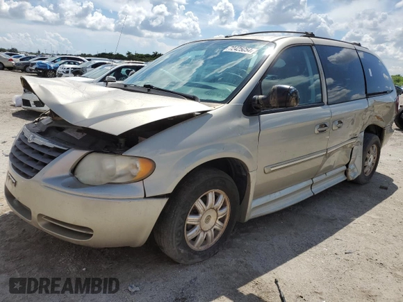 2006 Chrysler Town & Country LWB Touring with VIN 2A8GP54LX6R916753, listed as a Copart auction lot 84253744 with 204,621 mi miles and Non Repairable. Bid and sale history available at carsss.com. Image 1.