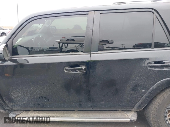 2017 Toyota 4Runner SR5 with VIN JTEZU5JR8H5159090, listed as a IAAI auction lot 42018428 with 120,946 mi miles and . Bid and sale history available at DreamBid. Image 15.