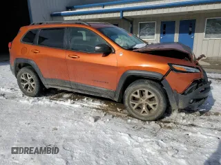 2015 Jeep Cherokee Trailhawk z VIN 1C4PJMBB1FW779321, wystawiony jako Copart lot #89139885 z przebiegiem 102 022 mil mil oraz Szkoda całkowita • Salvage title. Historia ofert i sprzedaży dostępna na DreamBid. Obrazek 4.