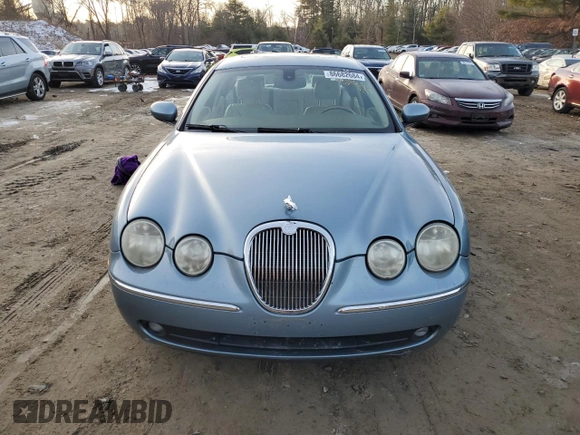 2005 Jaguar S-Type z VIN SAJWA01T45FN51425, wystawiony jako Copart lot #86682684 z przebiegiem 53 218 mil mil oraz Czysty tytuł • Clean title. Historia ofert i sprzedaży dostępna na DreamBid. Obrazek 5.