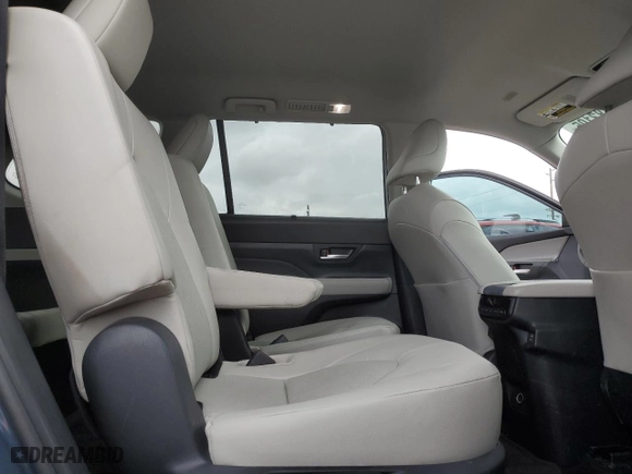 2024 Toyota Grand Highlander Hybrid XLE with VIN 5TDACAB5XRS028084, listed as a Copart auction lot 53483105 with 17,383 mi miles and Salvage Title. Bid and sale history available at carsss.com. Image 11.