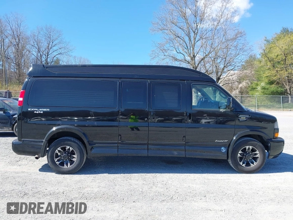 2018 GMC Savana Cargo Van with VIN 1GTW7BFG5J1160683, listed as a IAAI auction lot 41822345 with 81,359 mi miles. Bid and sale history available at carsss.com. Image 13.