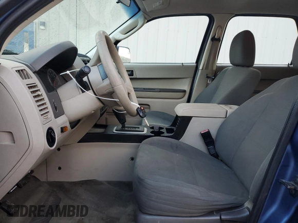2010 Ford Escape XLS with VIN 1FMCU9C7XAKD33807, listed as a Copart auction lot 45134905 with 190,936 mi miles and Salvage title. Bid and sale history available at DreamBid. Image 7.