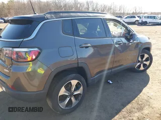 2018 Jeep Compass Altitude with VIN 3C4NJDBBXJT326322, listed as a IAAI auction lot 41757452 with 66,026 mi miles and . Bid and sale history available at carsss.com. Image 18.