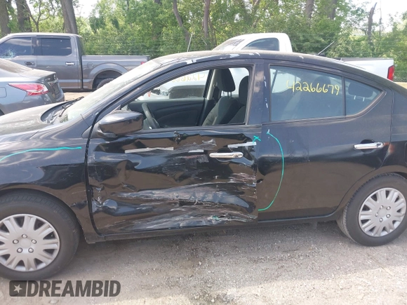 2016 Nissan Versa SV z VIN 3N1CN7AP1GL858032, wystawiony jako IAAI lot #42266679 z przebiegiem 137 097 mil mil oraz . Historia ofert i sprzedaży dostępna na DreamBid. Obrazek 14.