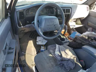 2000 Toyota Tacoma PreRunner с VIN 4TASM92N9YZ609441, выставлен на аукционе Copart как лот 44461035 с пробегом Не указан миль и Списание • Salvage title. История ставок и продаж доступна на DreamBid. Изображение 8.