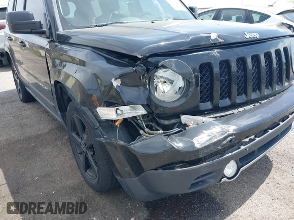 2016 Jeep Patriot High Altitude z VIN 1C4NJRFB8GD580715, wystawiony jako IAAI lot #42242776 z przebiegiem 133 763 mil mil oraz . Historia ofert i sprzedaży dostępna na DreamBid. Obrazek 6.