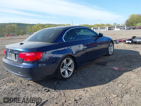2011 BMW 3 Series 328i z VIN WBADW7C57BE544742, wystawiony jako IAAI lot #42138480 z przebiegiem 152 402 mil mil oraz . Historia ofert i sprzedaży dostępna na DreamBid. Obrazek 4.