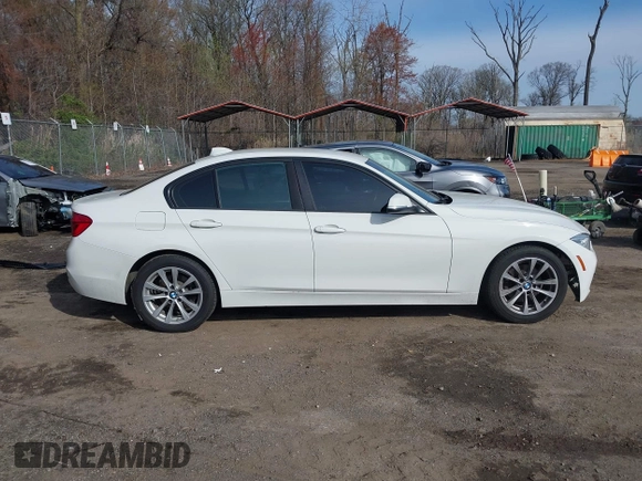 2018 BMW 3 Series 320i xDrive with VIN WBA8E5G53JNV03347, listed as a IAAI auction lot 41908985 with 122,111 mi miles. Bid and sale history available at carsss.com. Image 13.