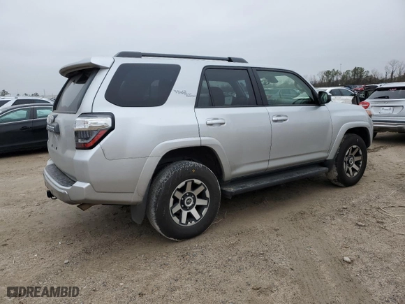 2023 Toyota 4Runner TRD Off Road with VIN JTEPU5JR5P6152839, listed as a Copart auction lot 41834815 with 33,991 mi miles and Salvage Title. Bid and sale history available at carsss.com. Image 3.