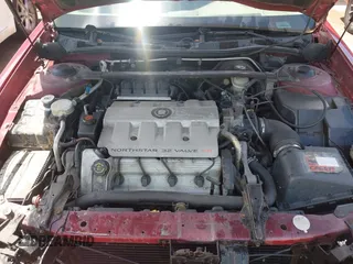 1999 Cadillac DeVille z VIN 1G6KD54Y4XU718666, wystawiony jako IAAI lot #42327746 z przebiegiem 84 226 mil mil oraz . Historia ofert i sprzedaży dostępna na DreamBid. Obrazek 10.