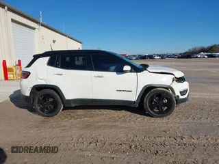 2018 Jeep Compass Latitude with VIN 3C4NJCBB3JT407916, listed as a IAAI auction lot 41333657 with 84,929 mi miles. Bid and sale history available at carsss.com. Image 13.