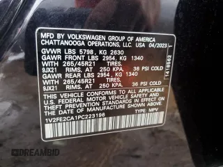 2023 Volkswagen Atlas SEL Premium R-Line z VIN 1V2FE2CA1PC223196, wystawiony jako Copart lot #48163335 z przebiegiem 27 470 mil mil oraz Szkoda całkowita • Salvage title. Historia ofert i sprzedaży dostępna na DreamBid. Obrazek 13.