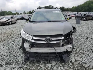 2018 Toyota Highlander SE with VIN 5TDJZRFH8JS888491, listed as a Copart auction lot 61197555 with Not provided miles and Salvage title. Bid and sale history available at DreamBid. Image 5.