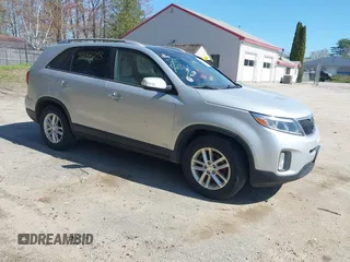 2014 Kia Sorento LX with VIN 5XYKTCA66EG506003, listed as a IAAI auction lot 42155293 with 178,956 mi miles. Bid and sale history available at carsss.com. Image 1.