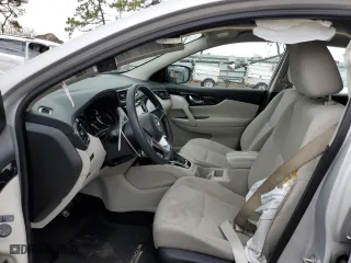 2019 Nissan Rogue Sport SV with VIN JN1BJ1CRXKW335890, listed as a Copart auction lot 68856202 with 33,747 mi miles. Bid and sale history available at carsss.com. Image 7.
